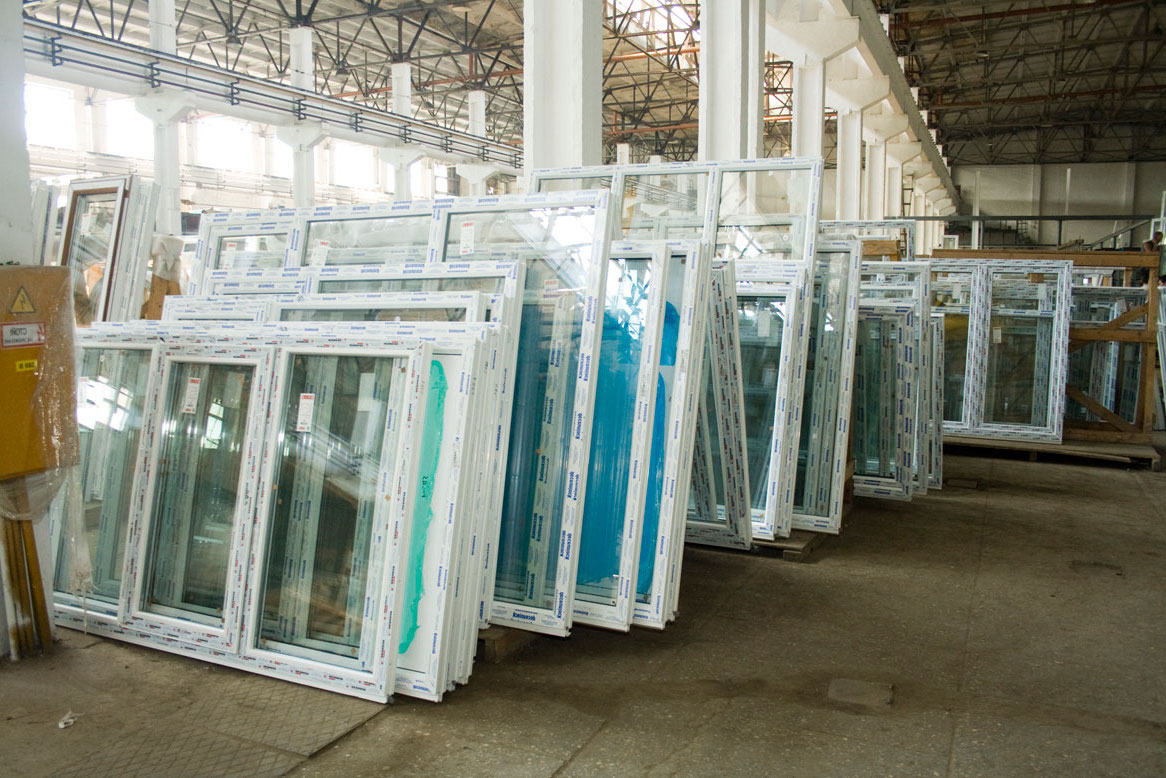Как изготавливают пластиковые окна — на примере завода «Фабрики Окон»